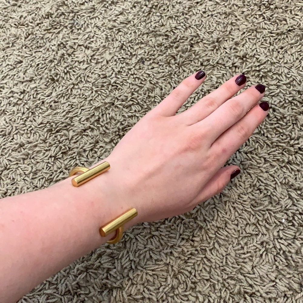 Gold made well bracelet